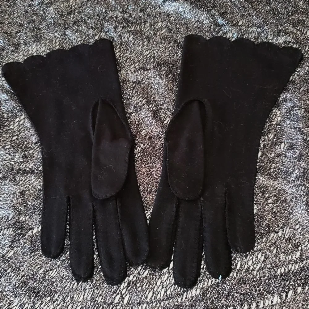 VNTG Black Soft Nylon Gloves